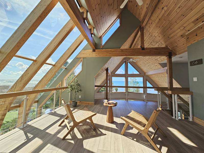 Cielo, the loft beneath the sky windows